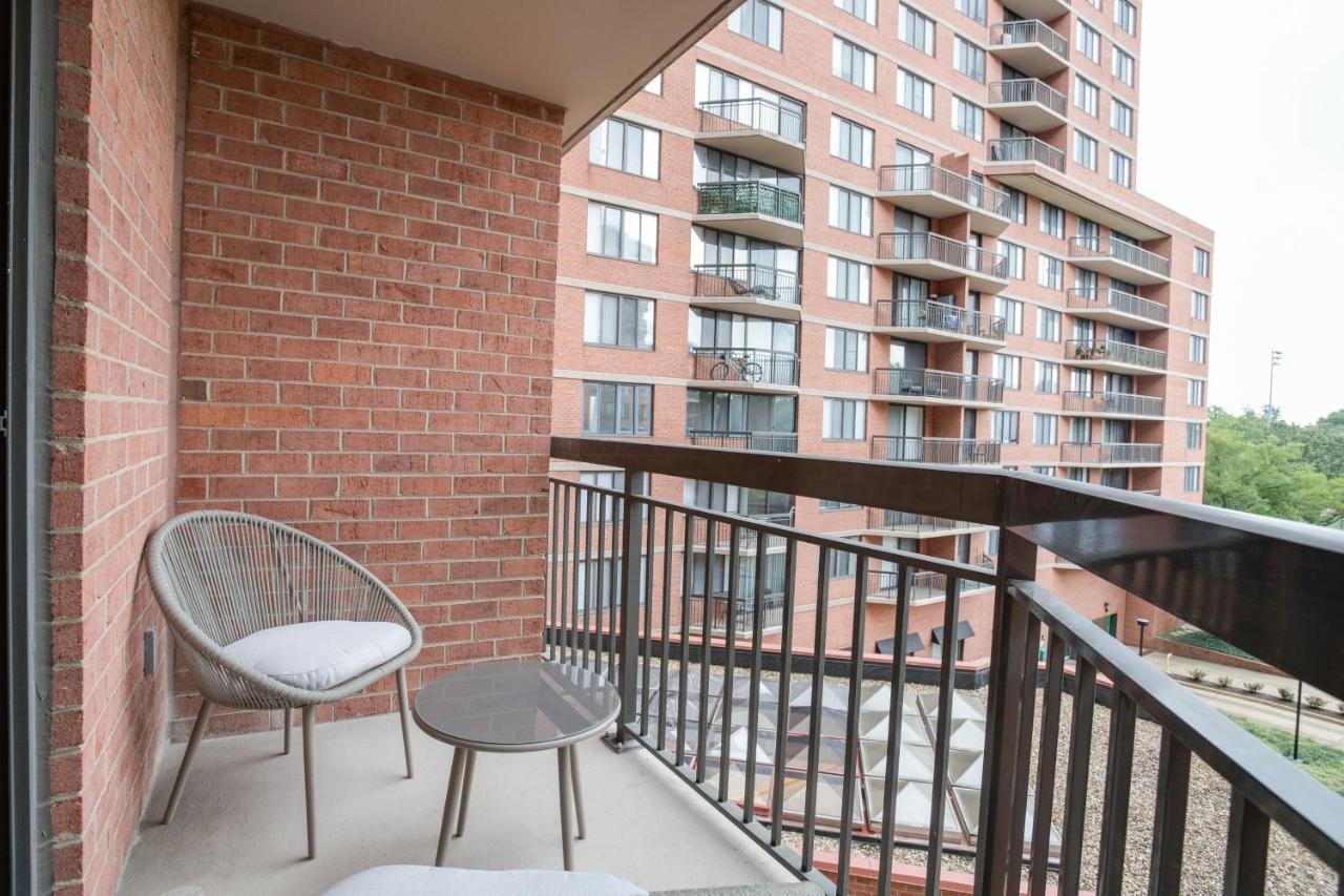 Modern & Charming Apt With Rooftop @Pentagon City Arlington Zewnętrze zdjęcie