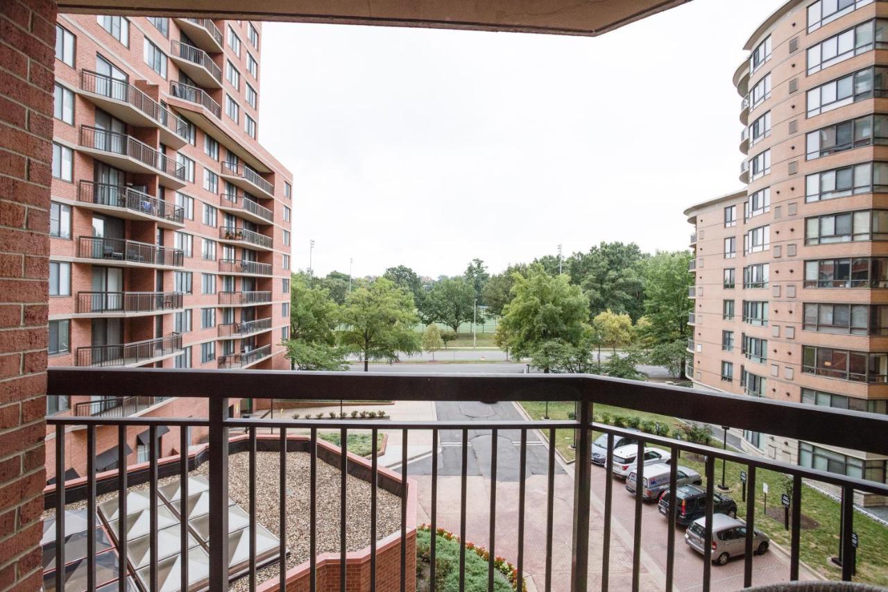 Modern & Charming Apt With Rooftop @Pentagon City Arlington Zewnętrze zdjęcie