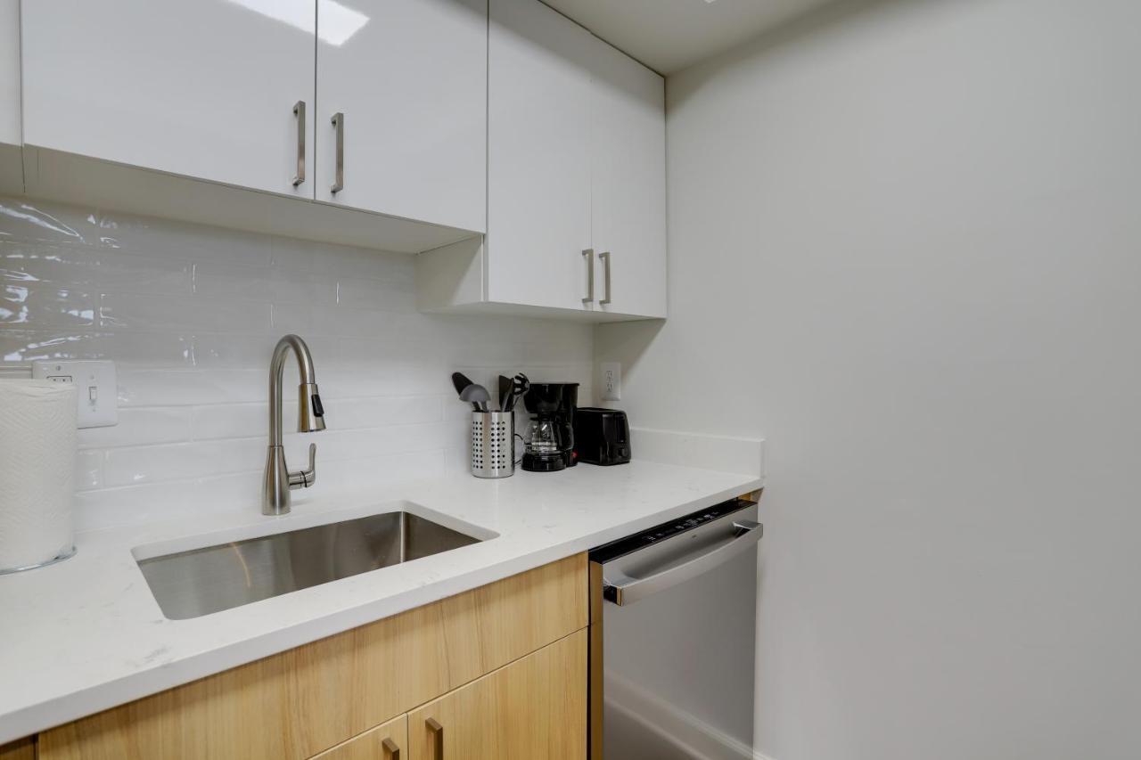 Modern & Charming Apt With Rooftop @Pentagon City Arlington Zewnętrze zdjęcie