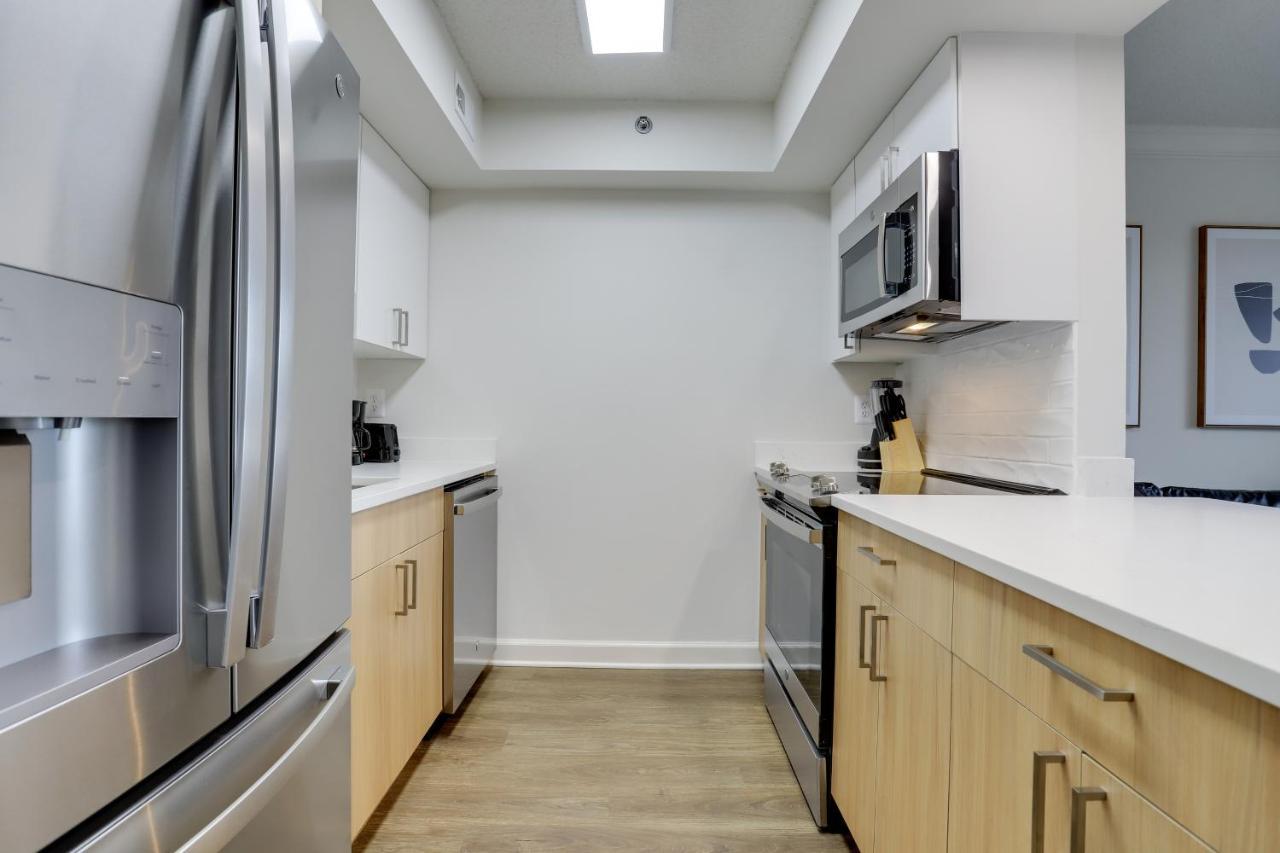 Modern & Charming Apt With Rooftop @Pentagon City Arlington Zewnętrze zdjęcie