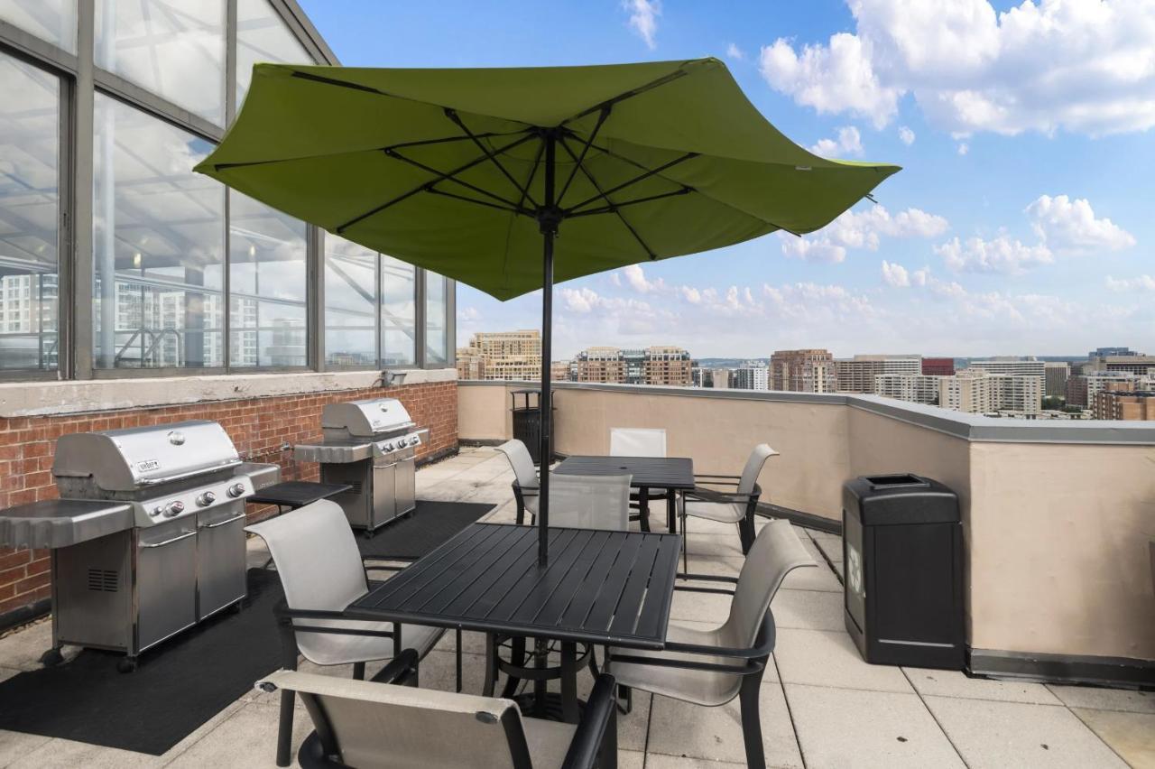 Modern & Charming Apt With Rooftop @Pentagon City Arlington Zewnętrze zdjęcie
